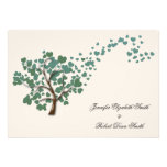 Grüner Herz-Baum auf Elfenbein-Hochzeit Einladung