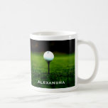 Grünes Gras-Rasen und Golf-Ball/T-Stück, personali Tee Tassen