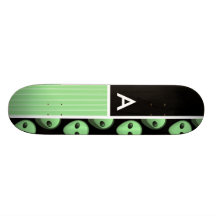 Grünes u. schwarzes alien personalisiertes skateboard