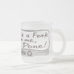 Haften Sie eine Gabel im Erdgang Kaffeehaferl