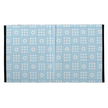 Hellblaue Steppdecke quadriert Blumen und quadrier