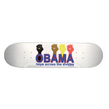 HOFFNUNG ÜBER DEN VERTEILUNGEN BEDRUCKTES SKATEBOARD