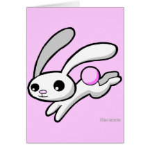 Hop das Kaninchen mit flaumiger rosa Schwanzgrußka