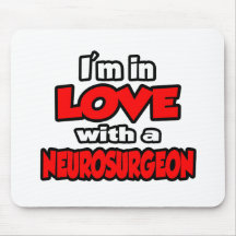 Ich bin in der Liebe mit einem Neurochirurgen Mousepad