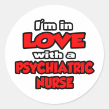 Ich bin in der Liebe mit einer psychiatrischen Kra Runder Aufkleber
