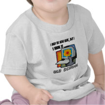 Ich trete es alte SchulbabyGamer Tshirt