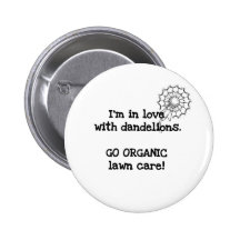 In der Liebe mit Löwenzahn-T-Shirts und Geschenken Anstecknadelbutton