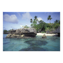 Indonesien. Felsformationen entlang Ufer Photo