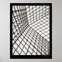 Innerhalb der Pyramide des Louvre - Plakat