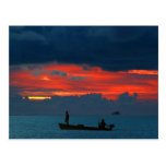 Insel-herrlicher Sonnenuntergang und Boot Maledive Postkarten