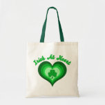 Iren an der Herz-Taschen-Tasche