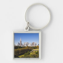 Japan. Tokyo. Shinjuku Bezirks-Skyline und Schlüsselband