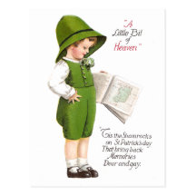 Junge mit Karte Vintagen St Patrick Tages Irlands Postkarte