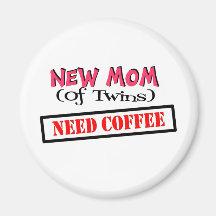 Junge Mutter DES ZWILLINGS-BEDARFS-KAFFEES Magnete