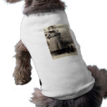 Junges Mädchen 1900 und ihr Jagdhund Hundeshirts