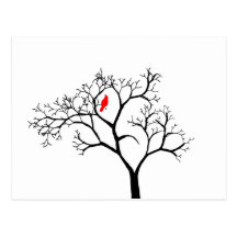Kardinals-roter Vogel im Snowy-Winter-Baum Postkarte