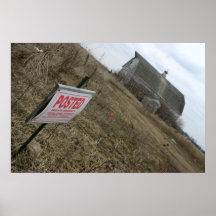 Keine übertretende alte hölzerne Scheune Poster