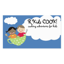 Kinder, die Fliegen Teacup-Visitenkarten kochen