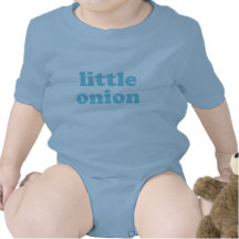 kleines Zwiebelt-shirt