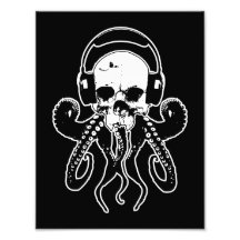 Kraken-Schädel DJ mit Kopfhörer-gotischer Kunst Fotos