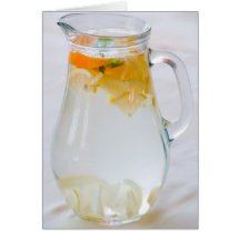 Krug mit Wasser und Früchten Grußkarten