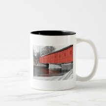 Küssen der Brücke Kaffeetassen