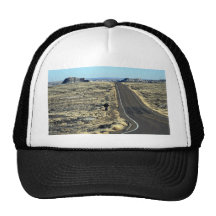 Landstraße durch gemalte Wüste, Arizona, USA Kult Cap
