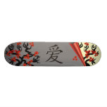 Liebe-Vögel auf Kirschblüte-Baum und chinesischem  Skateboard Deck