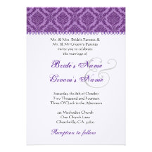 Lila und weiße Damast-Hochzeit Personalisierte Ankündigungskarte