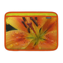 Lilien im Regen Sleeve Fürs MacBook Air