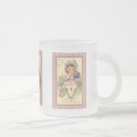 Mädchen in den lila Vintagen Valentine-Karten, Por Teetasse
