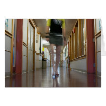 Mädchen in einer Hallen-Karte