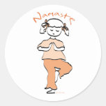 Mädchen Namaste Yoga-Gang Runde Sticker