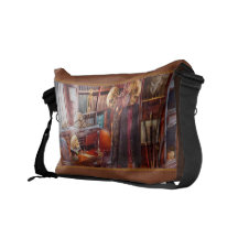 Makaber - in der Kopfjägerstudie Kuriertaschen