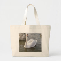 Männlicher weißer Schwan mit jungen Schwänen Taschen
