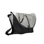 medizinisches Stethoskop auf Lesungen des Cardiogr Kuriertasche