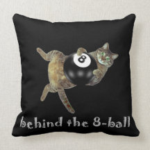 Miezekatze hinter dem Ball 8 Zierkissen