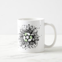 Mit Blumen recyceln Sie Kaffeetasse