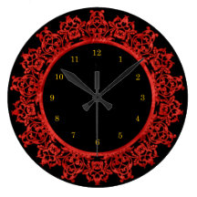 Mit Filigran geschmückte Wanduhr