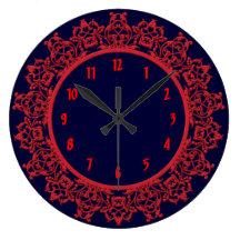 Mit Filigran geschmückte Wanduhr