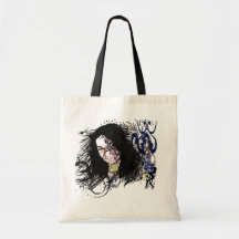 Mode-Diva wirbelte Taschen