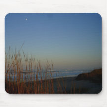 Mond, der über Strand scheint Mousepad