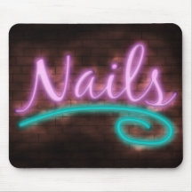 Neon nagelt Zeichen Mauspads