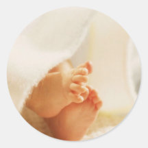 Niedliche Baby-Fuß-kleine Baby-Füße eingewickelte  Runde Sticker
