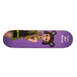 Niedliches aber Sassy Anime Kawaii Mädchen mit Hal Skateboarddeck
