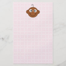 Niedliches Baby-Mädchen. Rosa Karo-Hintergrund Vollfarbige Flyer