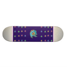 Niedliches Vogelfliegen und Gesang Skateboardbretter