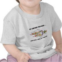 Noch eins Jahr älter noch gerade als verdrehte DNS Tshirt