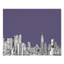 NYC, das in lila Lila zeichnet Kunstfoto