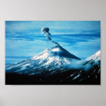 Pavlof Vulkan auf der Alaska-Halbinsel Plakat